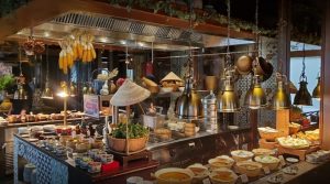 Đèn hâm nóng thức ăn buffet giúp đuổi côn trùng