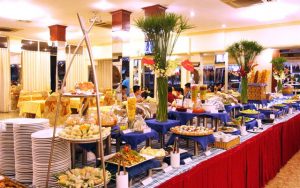 Khay trưng bày thức ăn