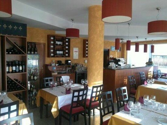 The LOG Restaurant- Nhà hàng Buffet Quận 1