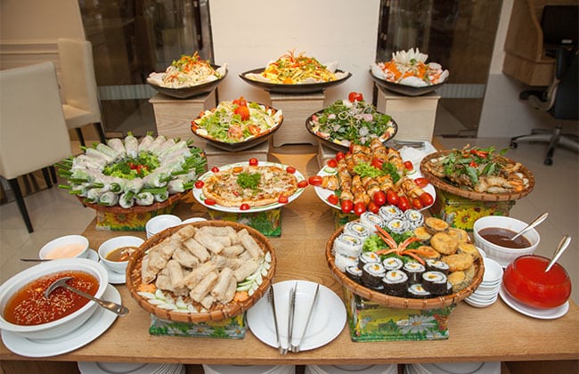 Gía trưng bày thức ăn buffet